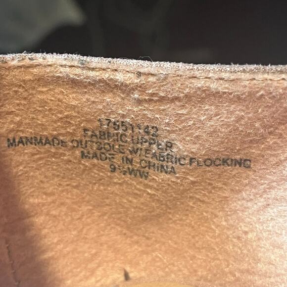 Torrid Pink Suede Pointed Toe Flats Bow Detail Wide Width 9.5 WW Balletcore - Picture 10 of 11